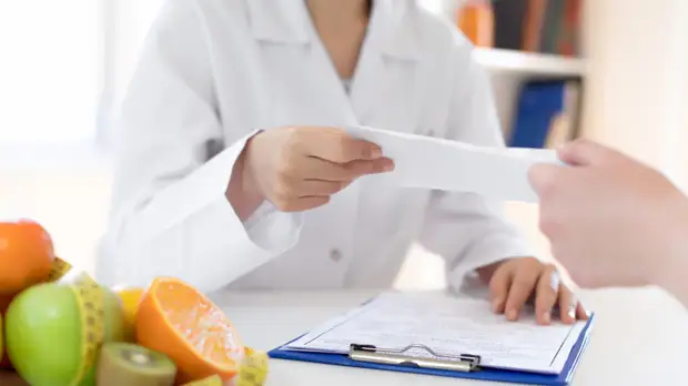 Диетолог Соломатина рассказала, как вернуть форму после праздников