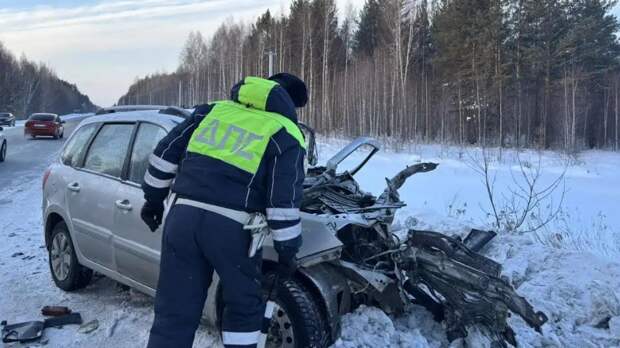 На Режевском тракте водитель без прав погиб в лобовом столкновении