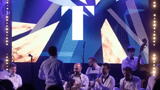 Экскурсия по закрытым фондам и антифашистская графика: за чем следить во время «Ночи музеев» в режиме онлайн