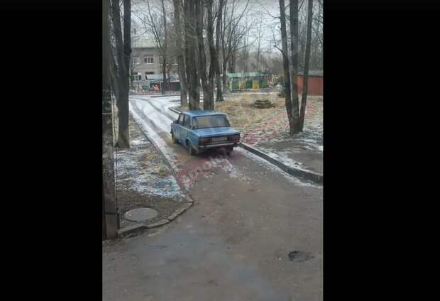 Жители дома в Смоленске жалуются на шумного лихача