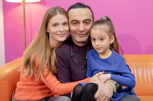 Актриса Светлана Иванова перестала скрывать дочь