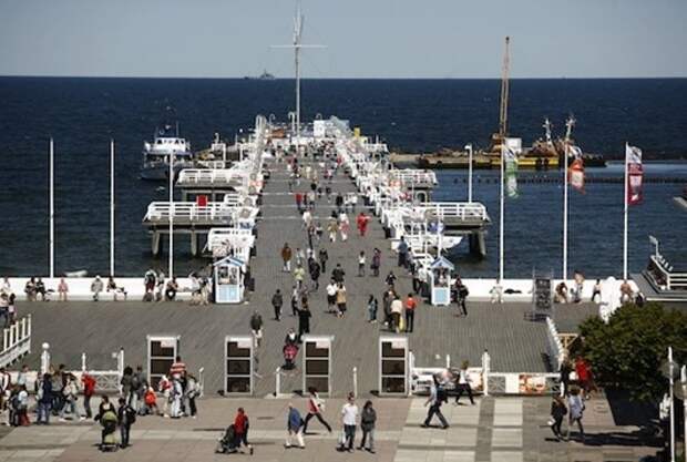 22.06.2010 SOPOT , WIDOK NA MOLO Z HOTELU SHERATON <br />FOT. DAMIAN KRAMSKI  / AGENCJA GAZETA<br />