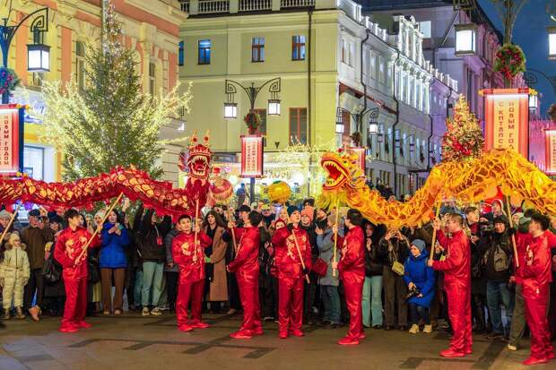 Захарова на фестивале в Москве на китайском языке поздравила туристов из КНР с Праздником весны