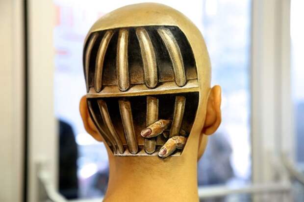 Японская художница Чу-Сан использует тело для создания сюрреалистичных картин тело, художница