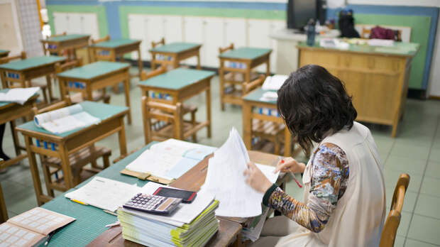 Медведев поддержал изучение ИИ в школах