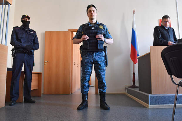 Мужчина попал под следствие после серии фотографий российского ВПК