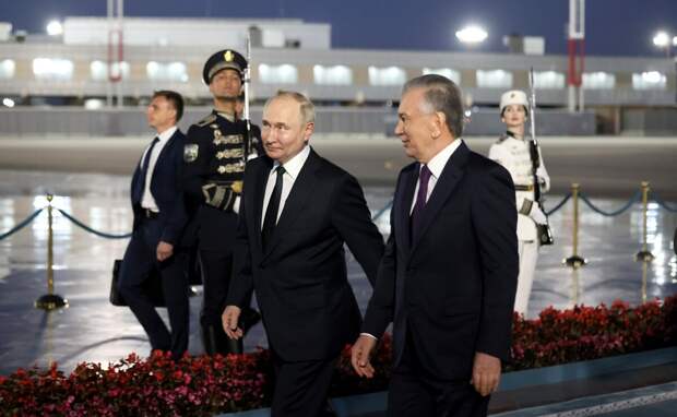 С визитом на два дня: Ташкент встретил "оккупанта" Путина. Кэмерон понял намёк