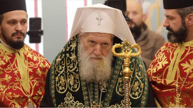 Предстоятель Болгарской Православной Церкви Неофит (Димитров) выступил со специальным обращением после освящения знамен и...
