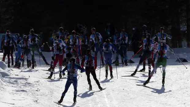 FIS официально отстранила российских спортсменов от международных соревнований