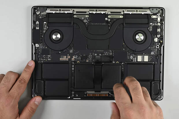 Специалисты iFixit разобрали Apple MacBook Pro M4 и показали процесс на видео