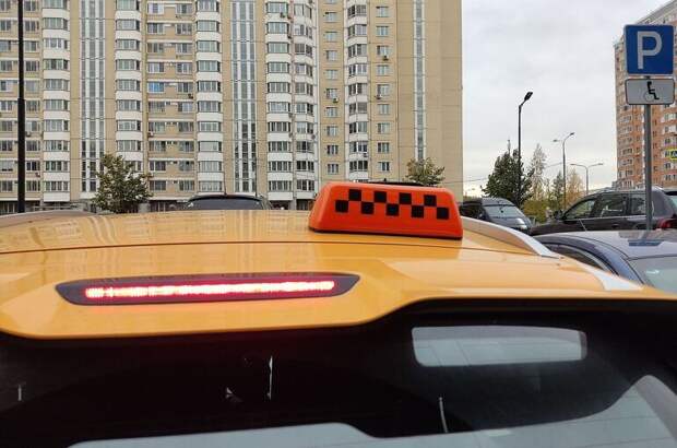 Депутат Миронов призвал ограничить тарифы такси через ФАС