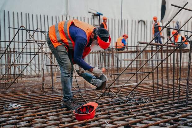 Названы страны, куда уезжают трудовые мигранты вместо России