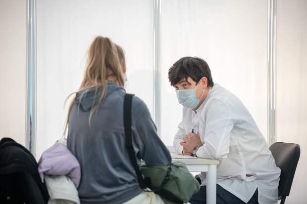 Врач Кузьмина назвала симптомы нарушений в работе щитовидной железы