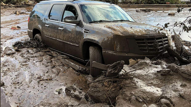 Сели сошли на федеральную трассу в Дагестане и движутся в сторону Дербента