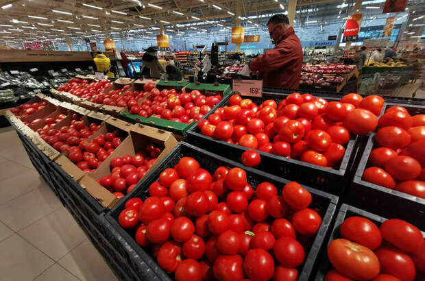 К 2030 году Россию обеспечат отечественными томатами и огурцами