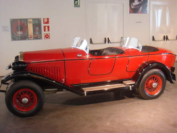 Испанский музей ретро-автомобилей. Изображение № 13.