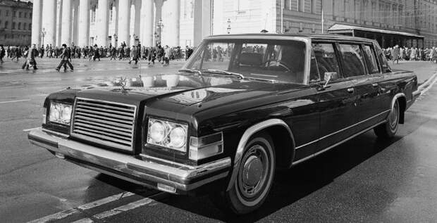 На фото: легковой автомобиль ЗИЛ-115 СССР, авто, факты
