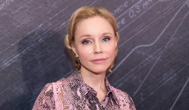 «Сложно об этом говорить»: Зудина едва не разрыдалась после вопросов о Табакове