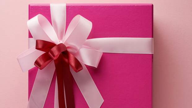 Как выбрать удачный подарок на 8 Марта, рассказала психолог