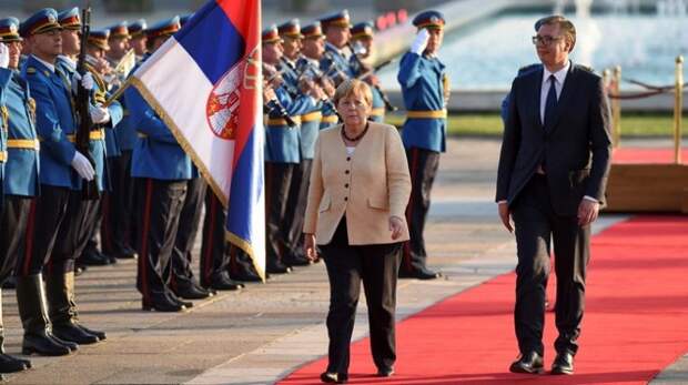 Президент Сербии прогнулся перед Меркель