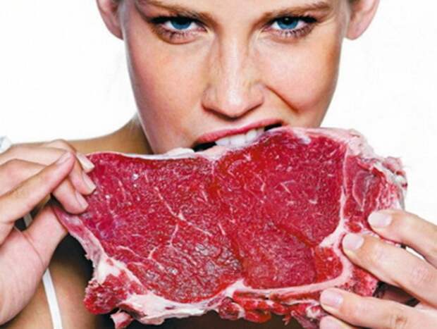 Сырое мясо опасно, поэтому его нужно варить до полной готовности.