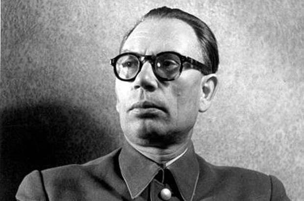 Андрей Власов в 1942 году.