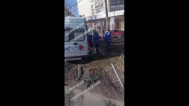 Ещё видео с места ДТП в центре Макеевки https://t.me/webmoney_dn/315401Video: Клип