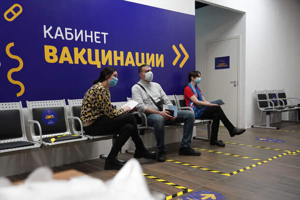 Вызвавшую ажиотажный спрос вакцину «КовиВак» сняли с производства