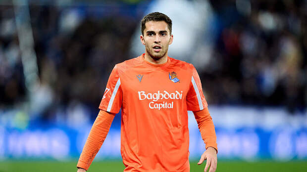 В «Реал Сосьедад» опровергли новость о возможном уходе Захаряна