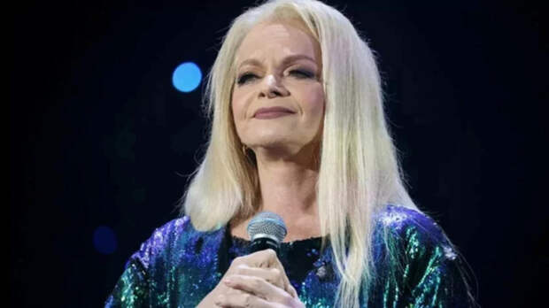 Ларису Долину экстренно госпитализировали с сильными болями в спине