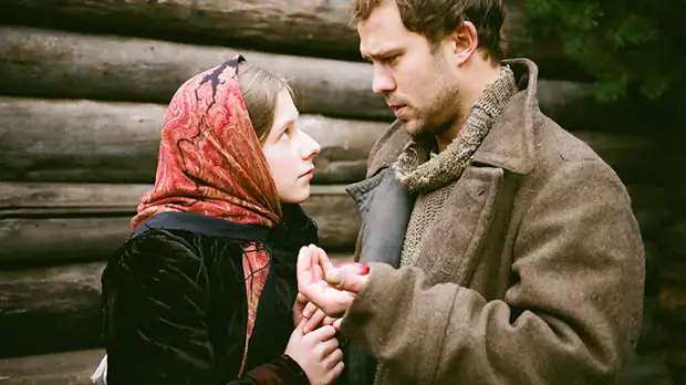 «Каждое утро я жду чуда, и оно случается»: Елизавета Арзамасова о мечтах, волнении перед спектаклями и «Папиных дочках»