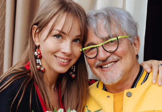 Дмитрий Дибров назвал два условия, чтобы отпустить жену