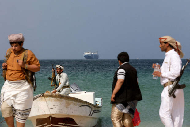 CENTCOM: хуситы атаковали и сильно повредили греческое судно, следовавшее из РФ