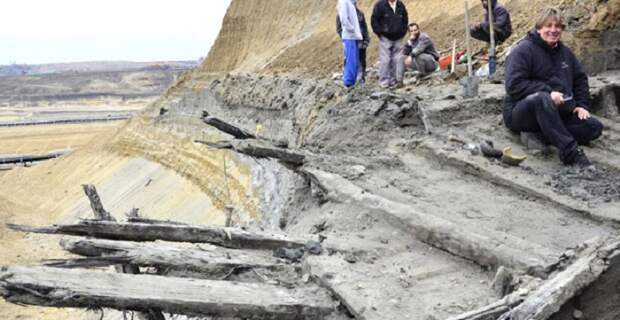 Самая большая лодка/Фото:novosti.rs Самая большая лодка/Фото:novosti.rs