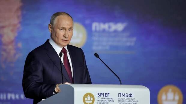 Сегодня  Владимир Путин выступает на пленарной сессии Петербургского международного экономического форума. О чем он скажет, уже прогнозируют СМИ, которые вскоре начнут онлайн-трансляцию.