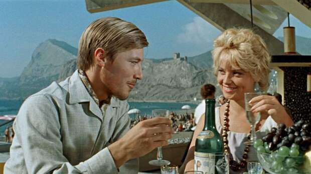 Кадр из фильма «Три плюс два» (1963). Скриншот.