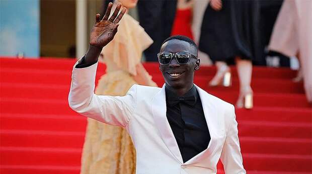 Tik Tok: 900 миллионов за ИИ-двойника