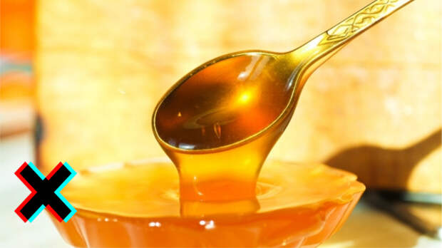 Мёд является топовым аллергеном, кроме того очень опасен при ангине с налётами на горле.