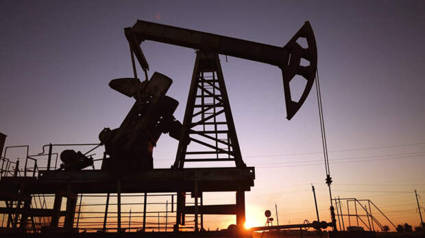 Четыре страны Ближнего Востока сократили добычу нефти