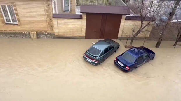 Опубликованы кадры движения циклона, вызвавшего мощное наводнение на Кавказе