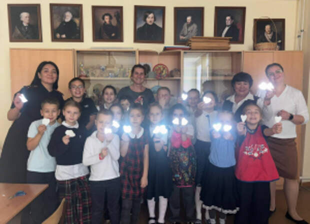 Сотрудники Госавтоинспекции Самарской области рассказали юным пешеходам о пользе применения световозвращающих элементов