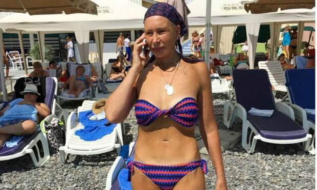 Садальский опубликовал фото актрисы Васильевой в купальнике с юным поклонником 