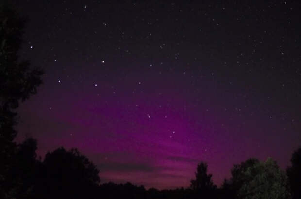 Магнитная буря уровня G3 вызвала полярное сияние в Подмосковье