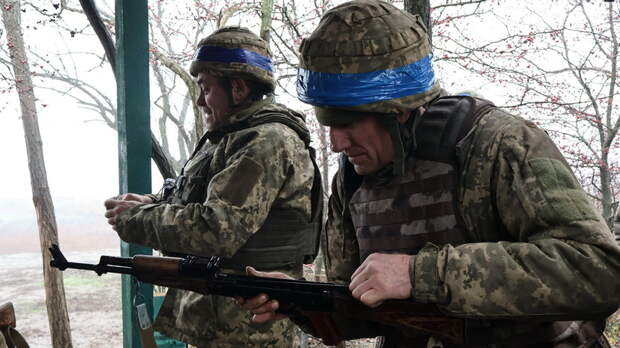 Силовики: ВСУ несут потери из-за офицеров, купивших звания