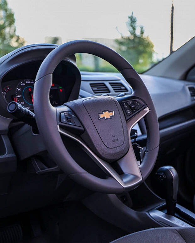 Представлен обновленный Chevrolet Cobalt. Теперь у него есть подогрев сидений и круиз-контроль