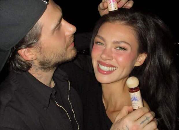 «Что за одержимость?»: свежие фото Николы Пельтц-Бекхэм вызвали подозрения среди поклонников