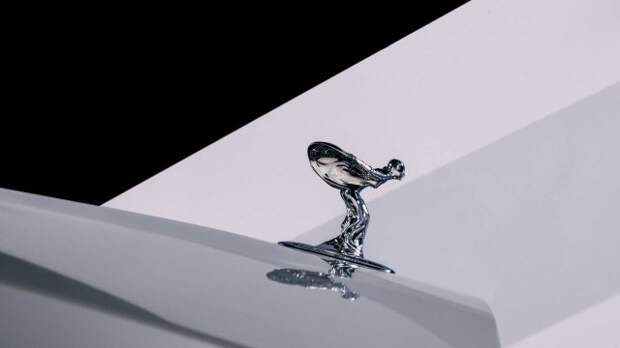 Rolls-Royce изменил дизайн легендарного Spirit of Ecstasy