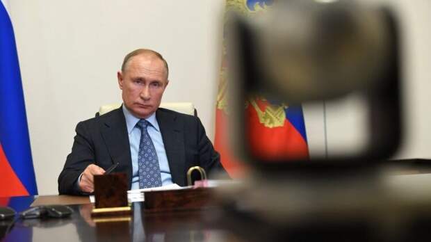 Путин поручил правительству помочь пострадавшим в казанской школе