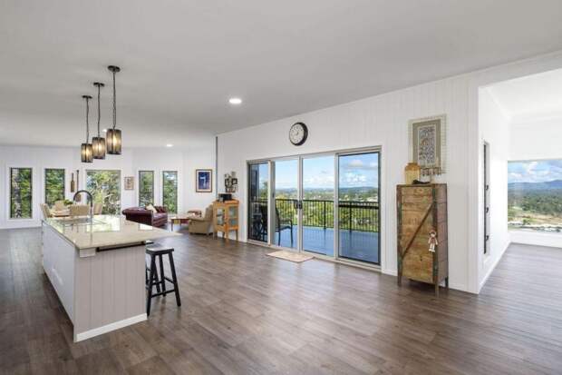 Муж и жена купили водный резервуар и превратили его в роскошный дом