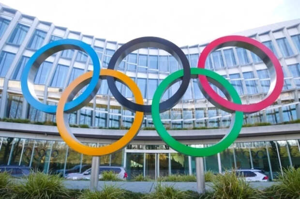 МОК запретил болельщикам на Олимпиаде в Италии демонстрировать флаг России